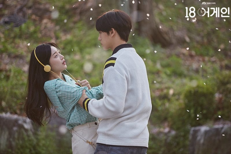 Trở Lại Tuổi 18 với mối tình thanh xuân vườn trường ngọt ngào