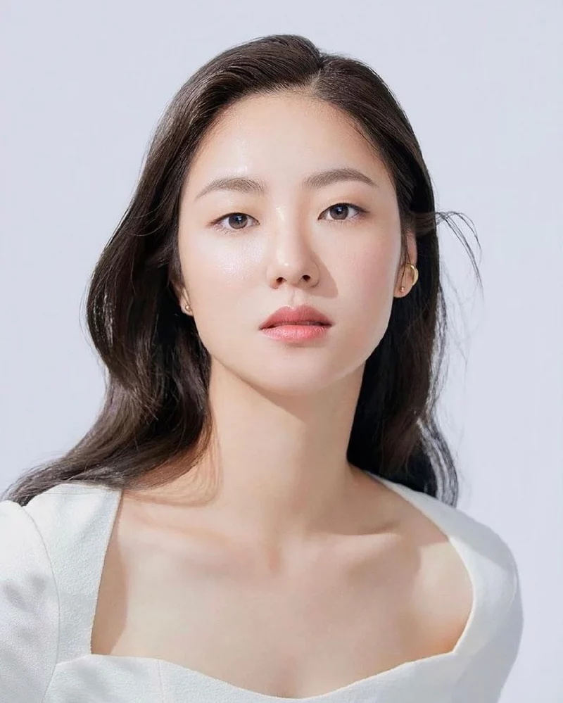Nữ diễn viên xinh đẹp Jeon Yeo Bin 