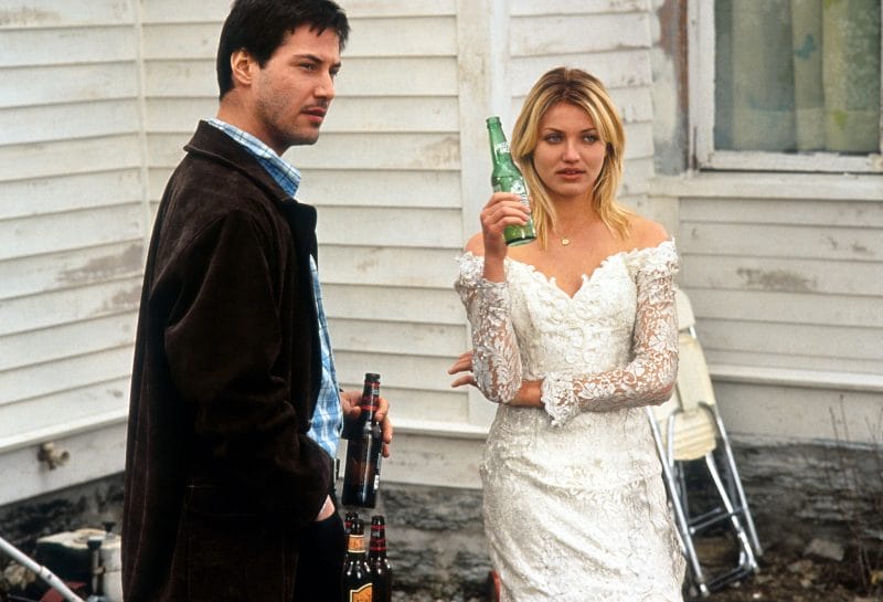 Phân cảnh Keanu Reeves và Cameron Diaz uống bia trong Feeling Minnesota
