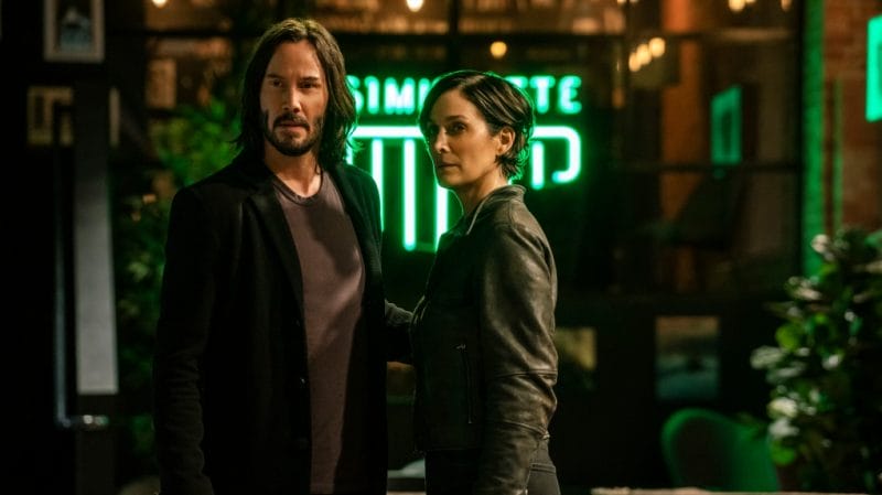 Carrie-Anne Moss cũng trở lại với vai diễn Trinity huyền thoại của cô
