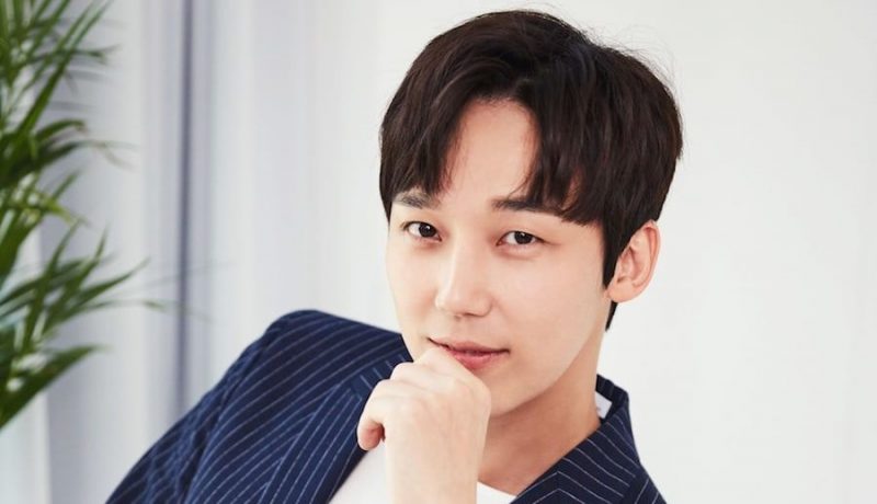 Nam diễn viên Yoon Jong Hoon với gương mặt "không tuổi"