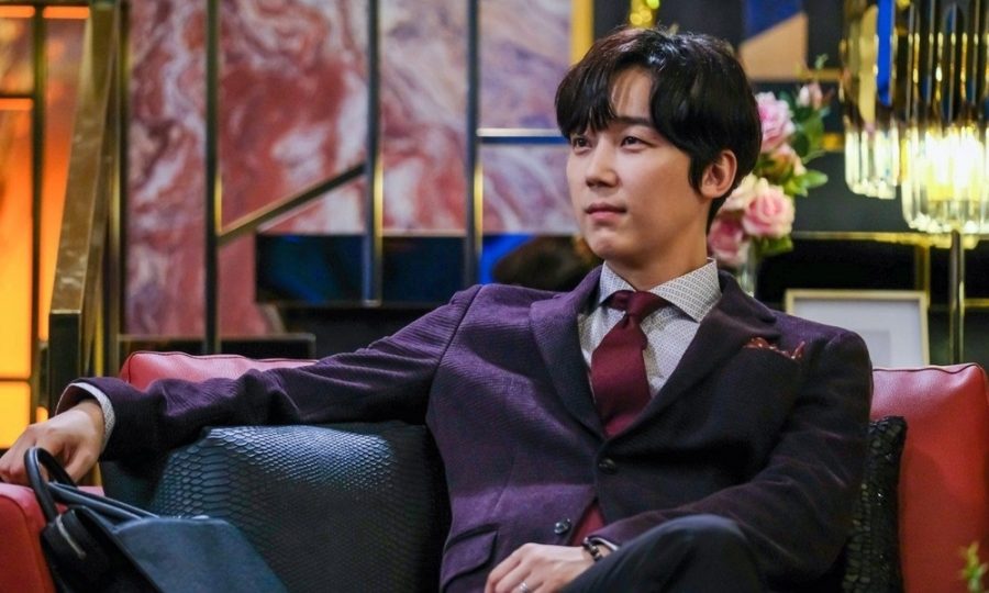 Vai diễn Yoon Chul trong Cuộc chiến thượng lưu đã giúp Yoon Jong Hoon đạt giải thưởng SBS